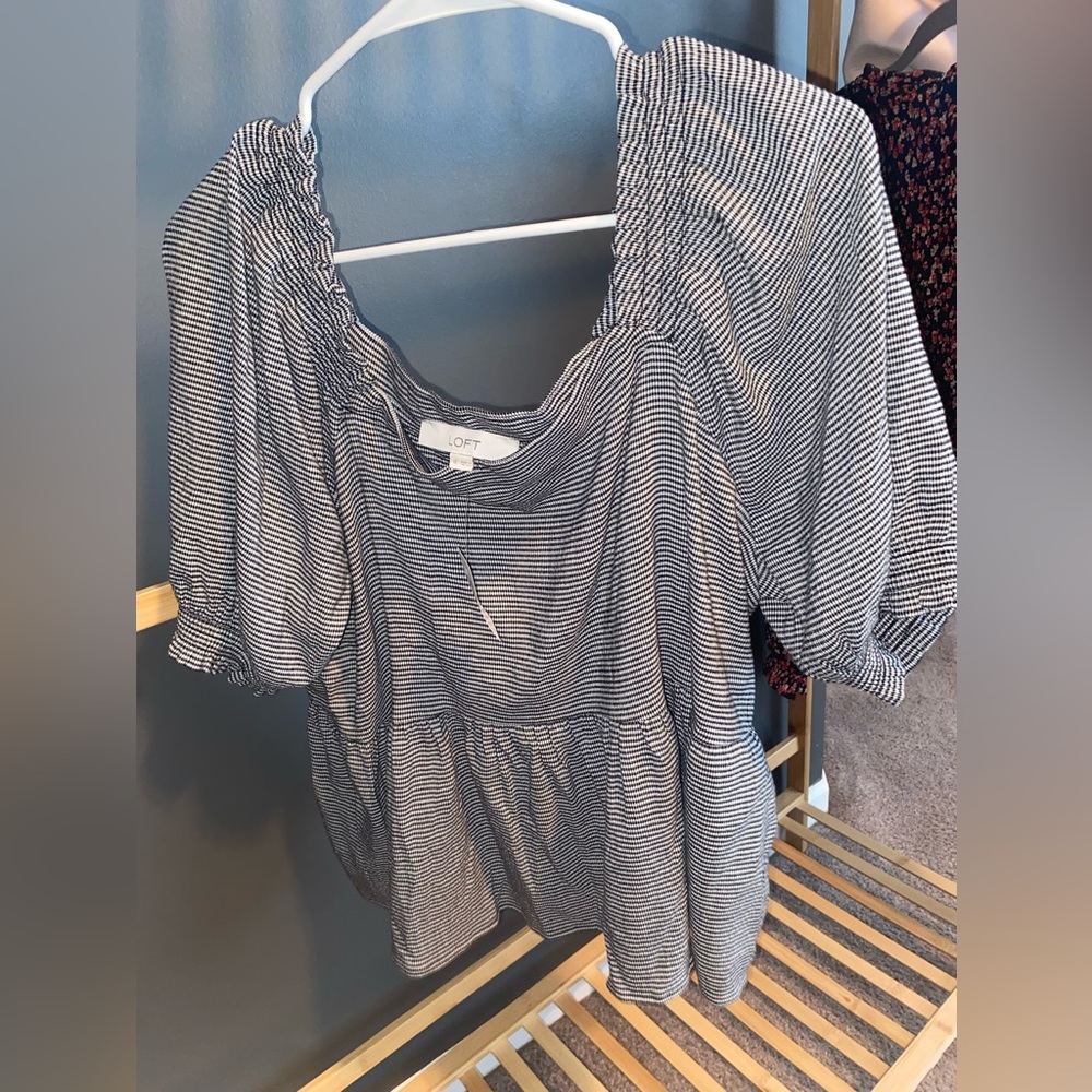 NWT Loft Stripped Babybell shirt with puffed sleeves. XL, Black & White